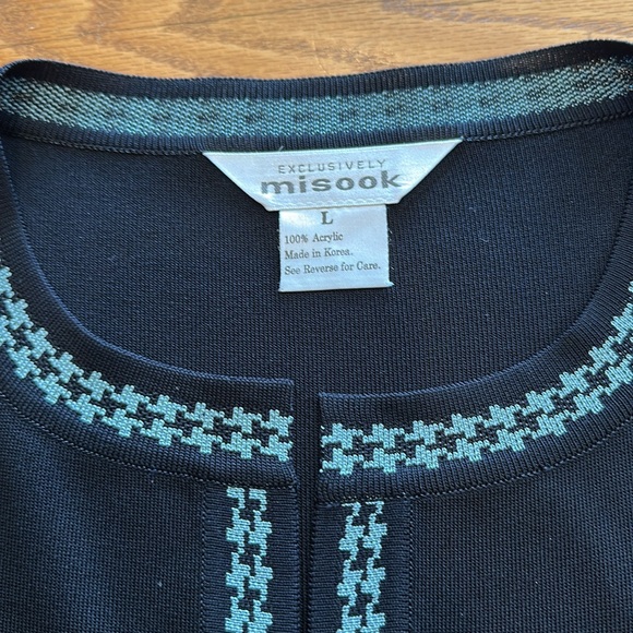 Black Jacket with greenish/gray design - Picture 2 of 6